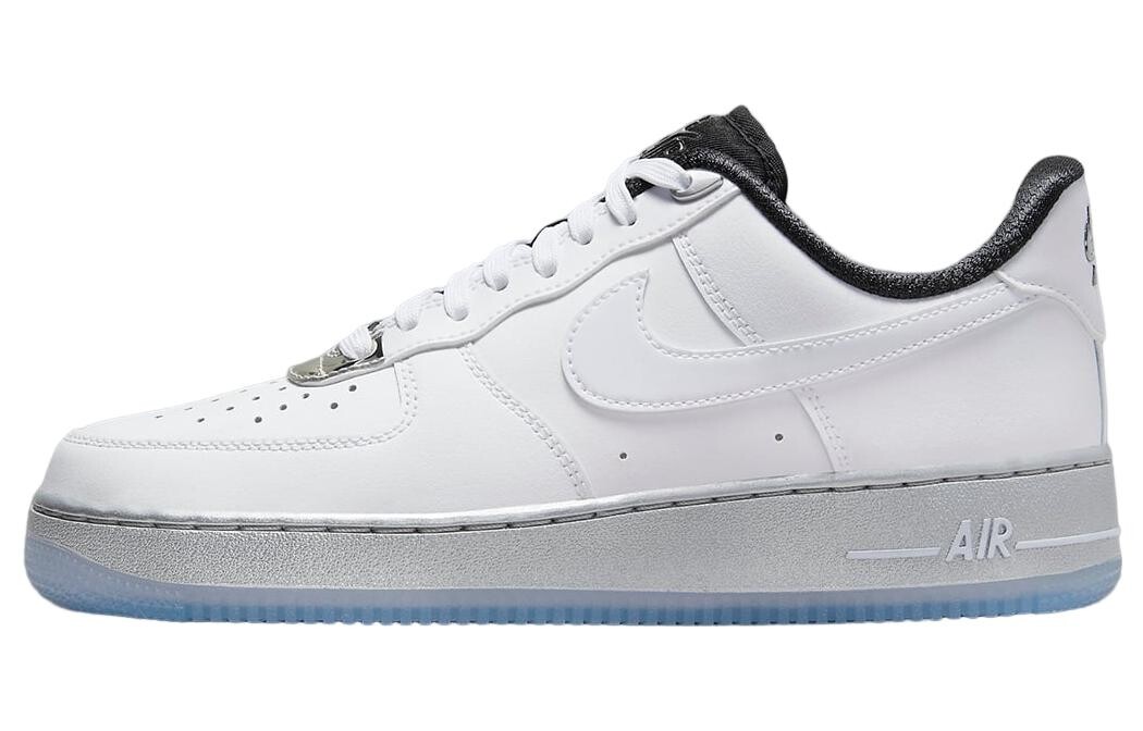 

Кроссовки женские Nike Air Force 1 '07 SE, белый хром