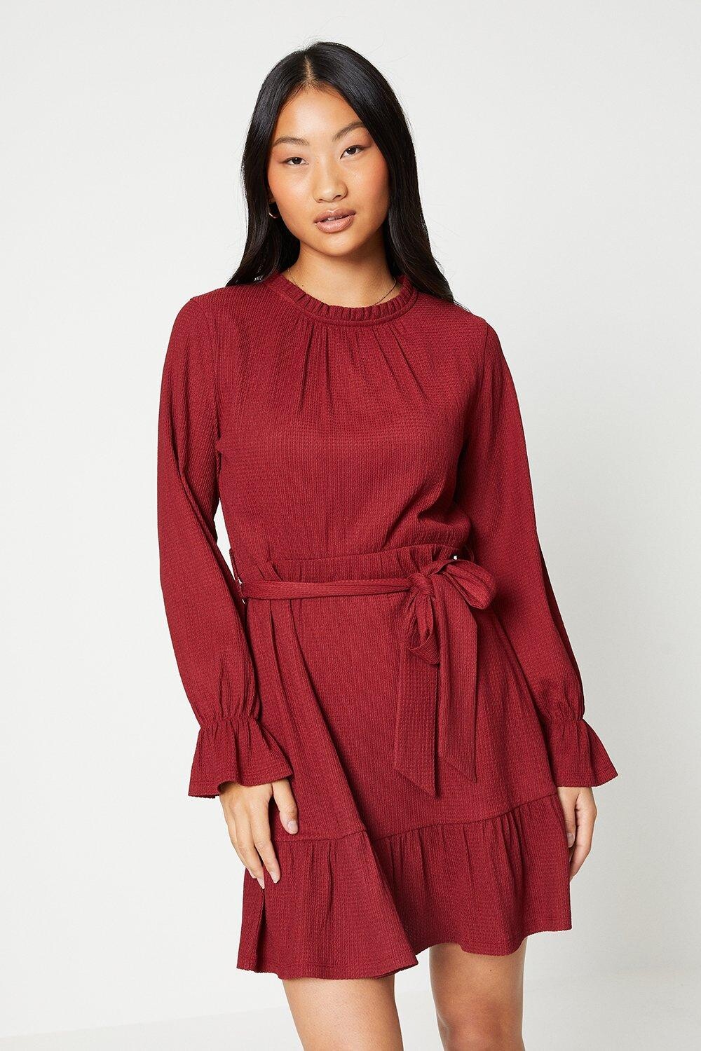 

Мини-платье Petite Berry с поясом Dorothy Perkins, красный