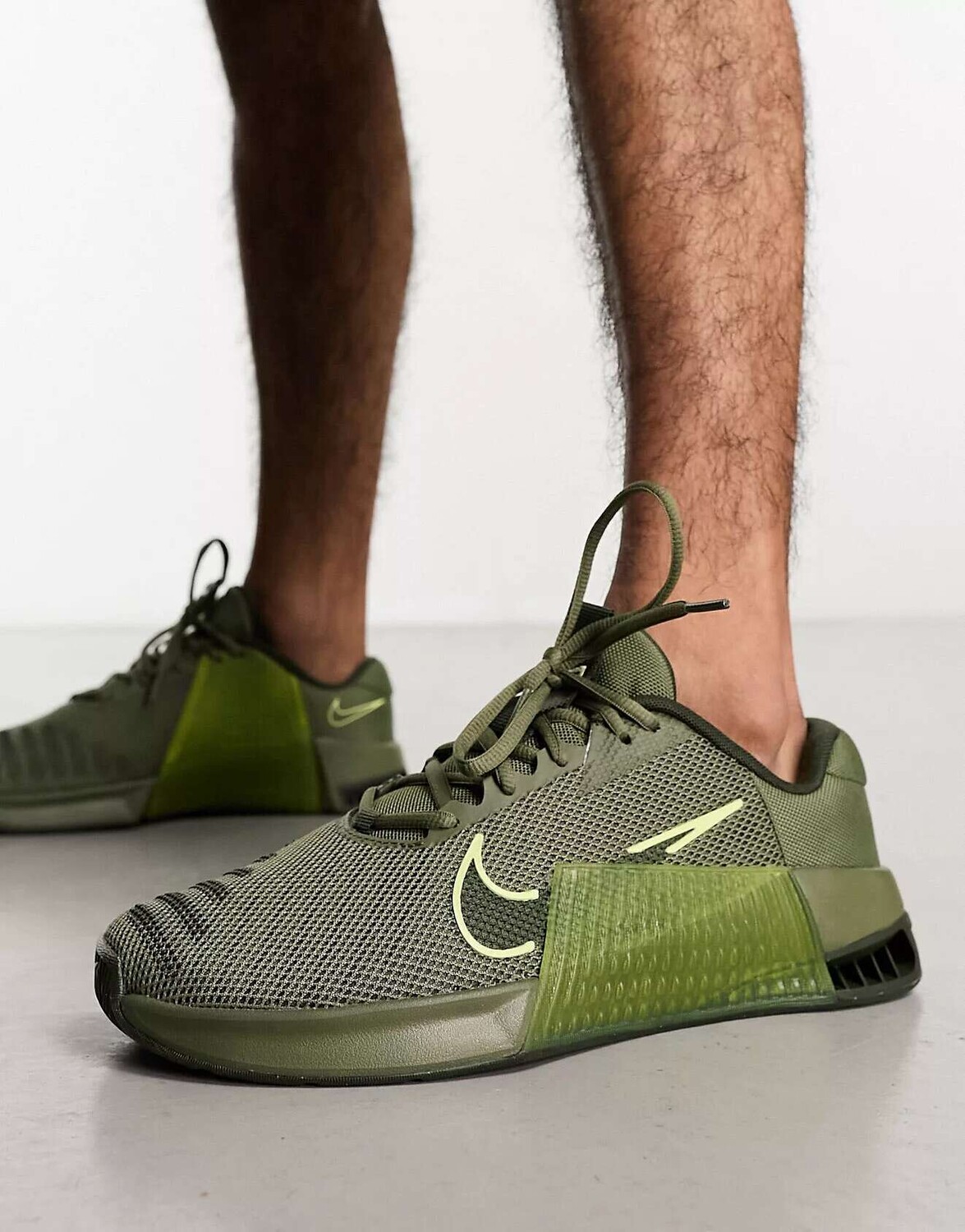 

Кроссовки цвета хаки Nike Metcon 9