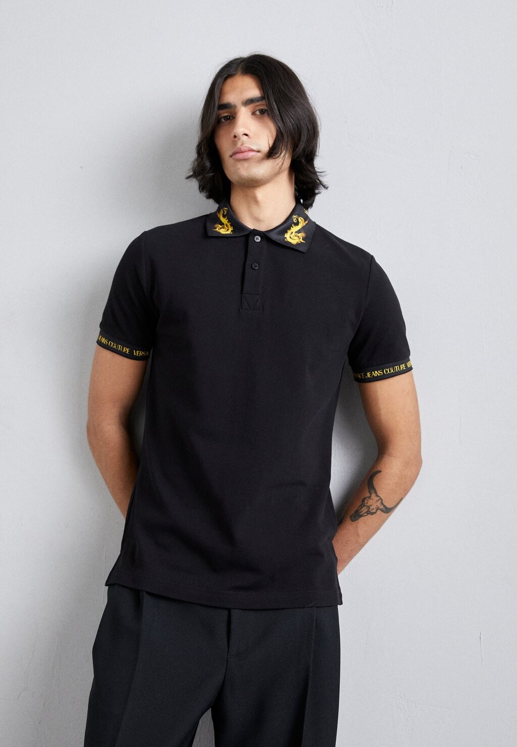 

Поло Watercolor Collar Versace Jeans Couture, цвет black/gold