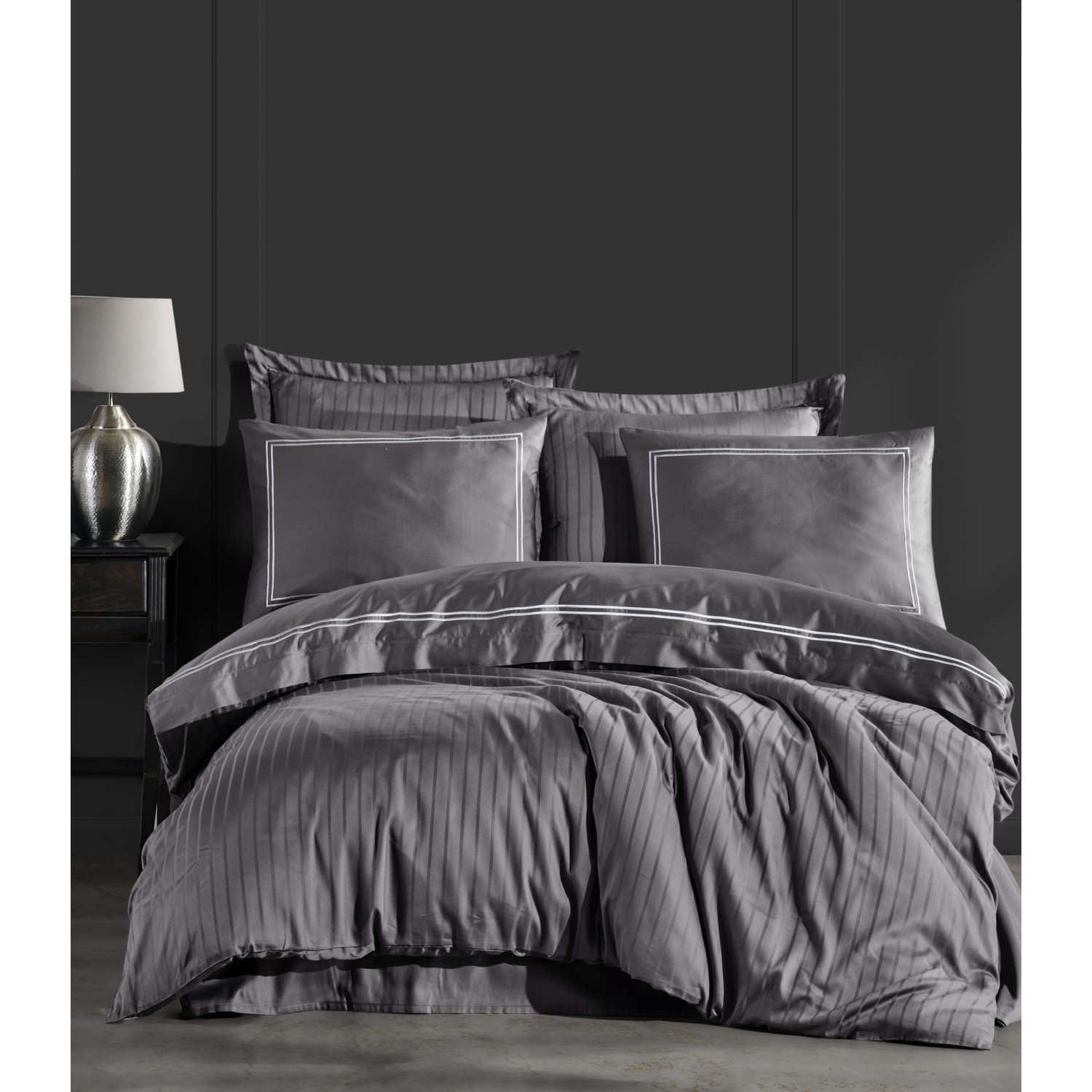 комплект постельного белья из кружевного хлопкового атласа salkim Комплект постельного белья из кружевного хлопкового атласа с вышивкой - Изображение