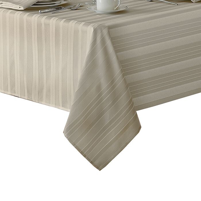 

Продолговатая жаккардовая скатерть Denley Stripe, 52 x 70 дюймов Elrene Home Fashions