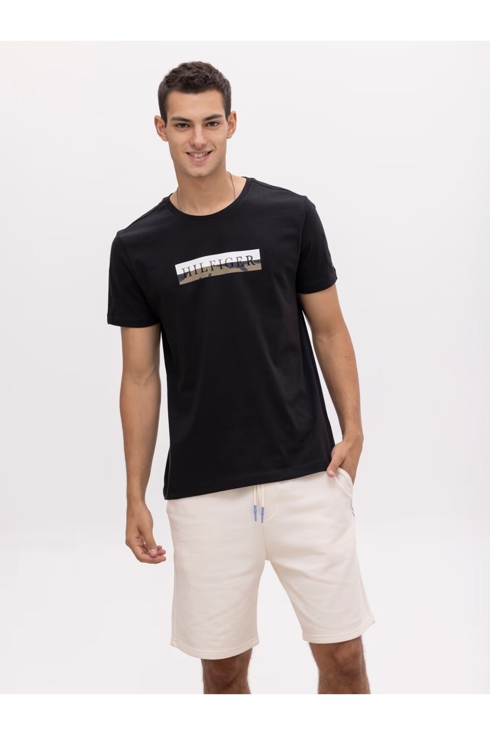 

Футболка Tommy Hilfiger, черный