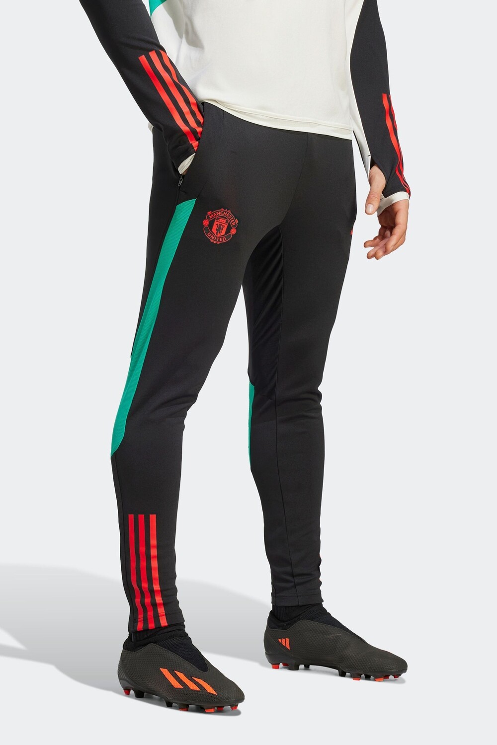 

Спортивные брюки Manchester United Tiro 23 Training adidas, черный