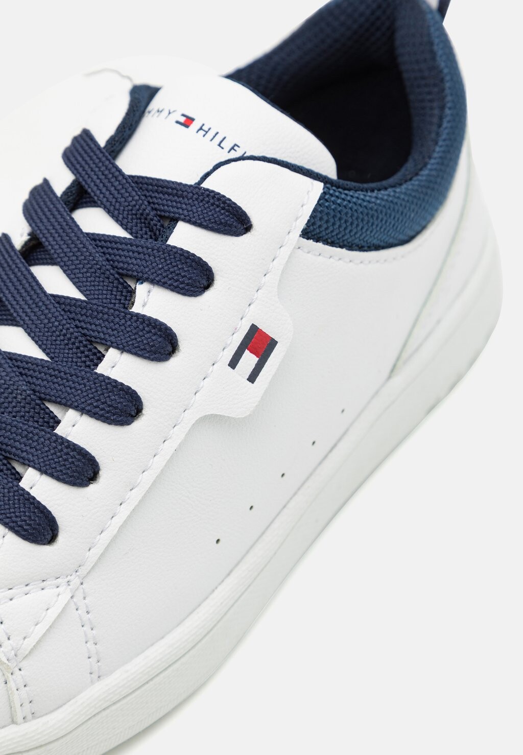 

Кроссовки на шнуровке JACK UNISEX Tommy Hilfiger, белый