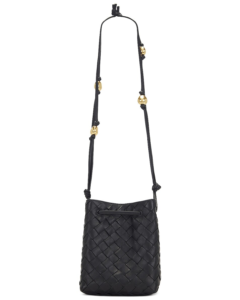 

Сумка Bottega Veneta Small Cross Body Bucket, цвет Black & Gold