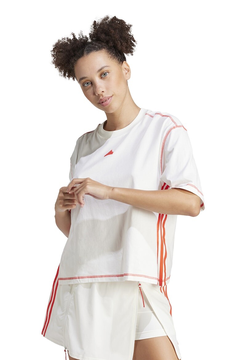 

Танцевальная футболка с овальным вырезом и логотипом Adidas Sportswear, белый