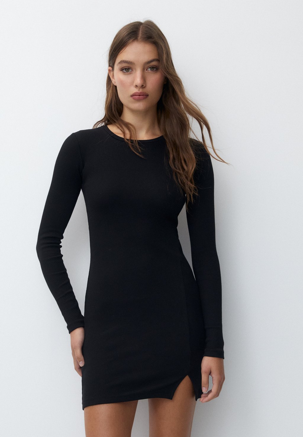 Трикотажное платье PULL&BEAR, черное цена и фото