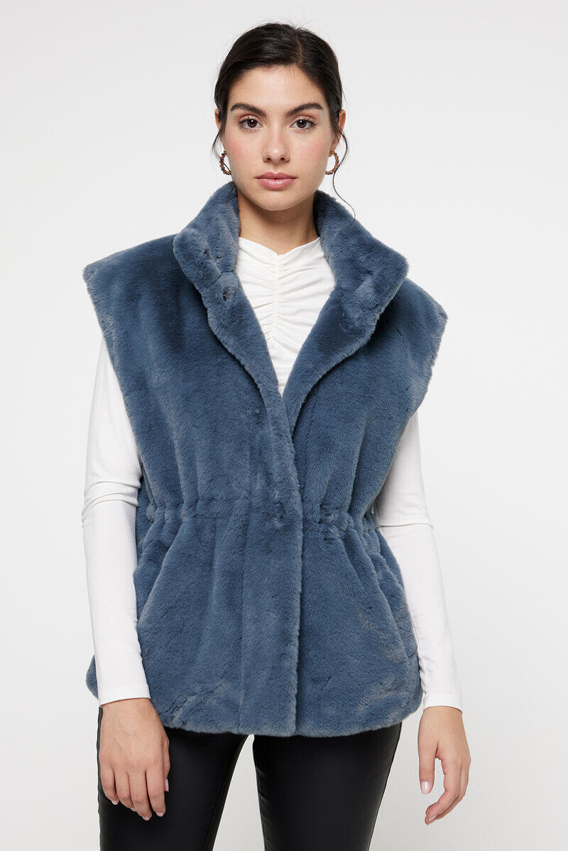 

Женский мягкий жилет с высоким воротником. Vero Moda, серый