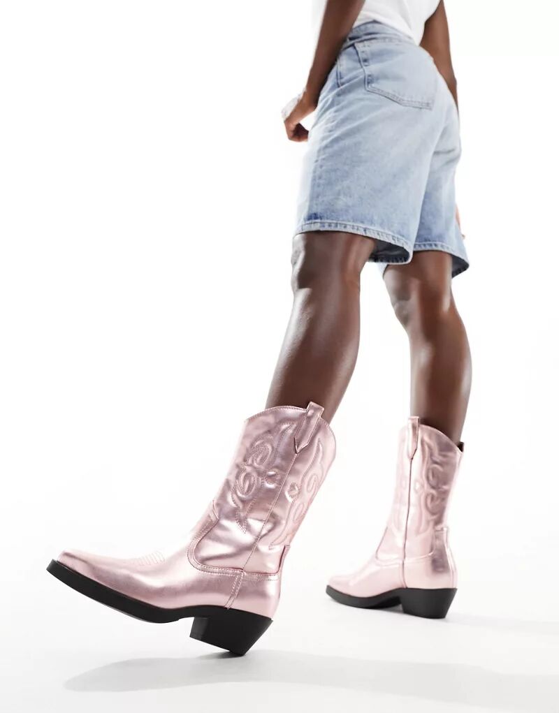 ТОЛЬКО сапоги в стиле вестерн на металлизированном розовом каблуке ONLY только – сапоги в стиле вестерн белого цвета на каблуке only