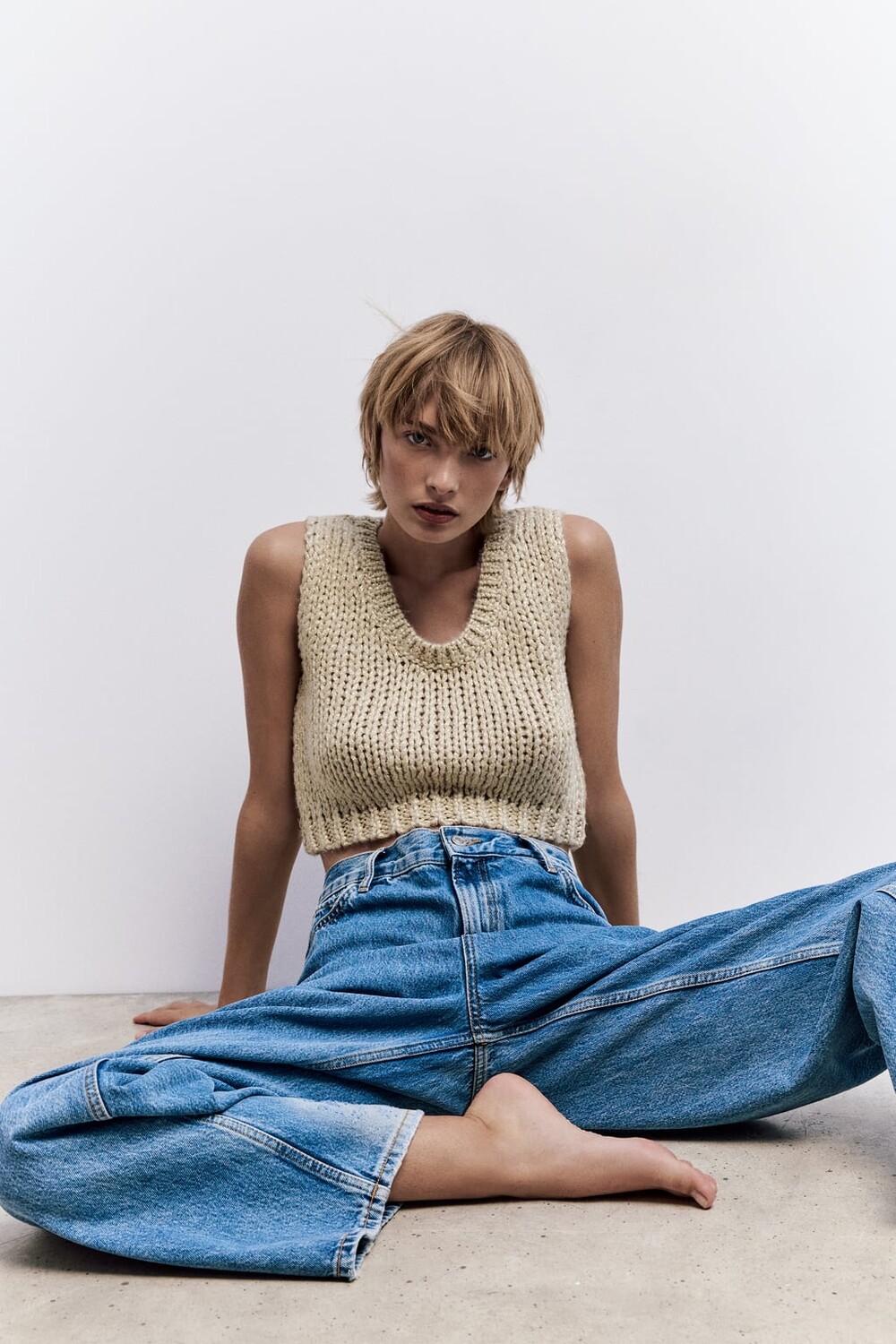 

Укороченный жилет с металлизированной нитью ZARA, золотой