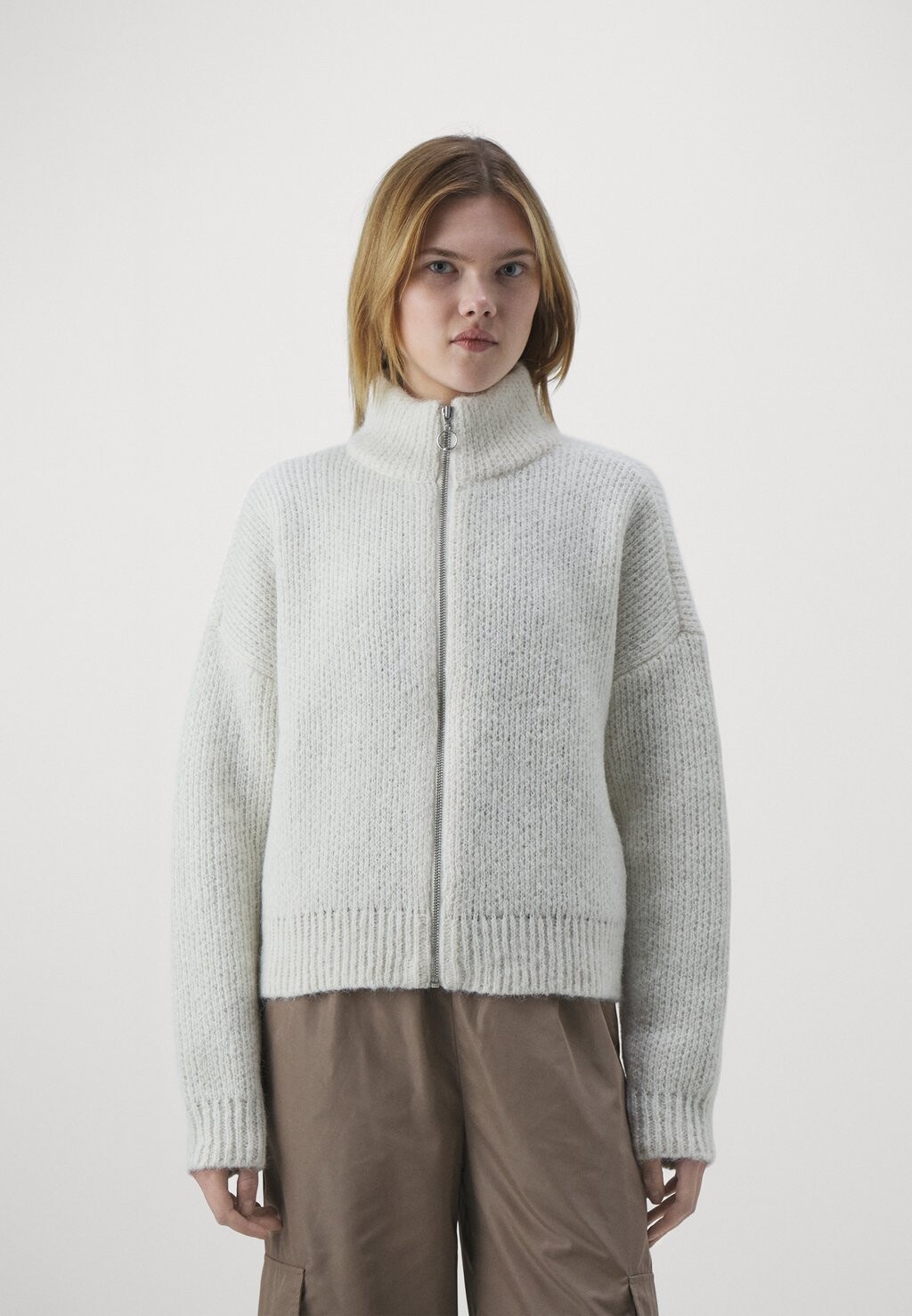 

Кардиган Vero Moda КАРДИГАН НА МОЛНИИ С ВЫСОКИМ ВЫРЕЗОМ VMYOKO, цвет birch