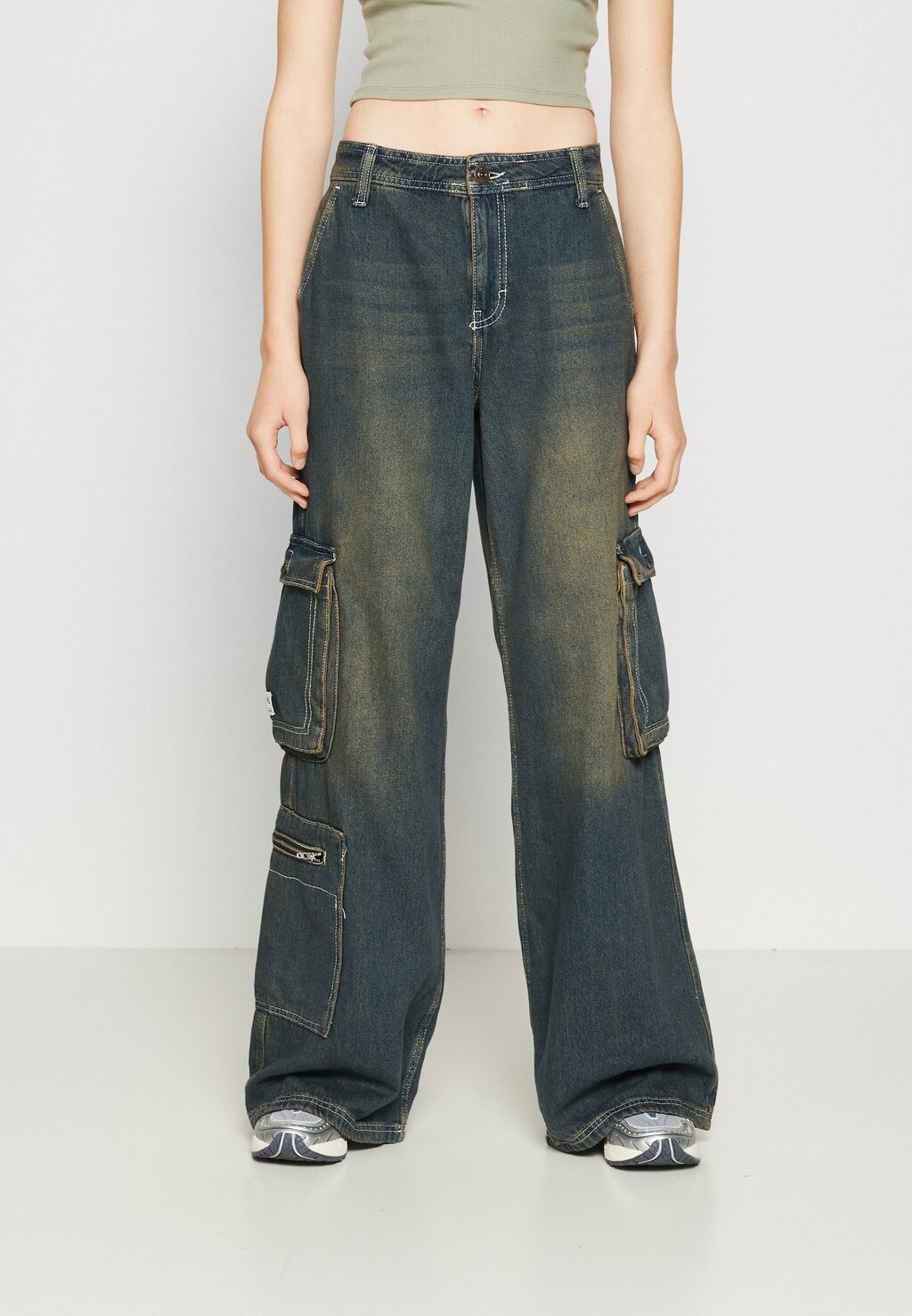 

Джинсы свободного кроя BDG Urban Outfitters