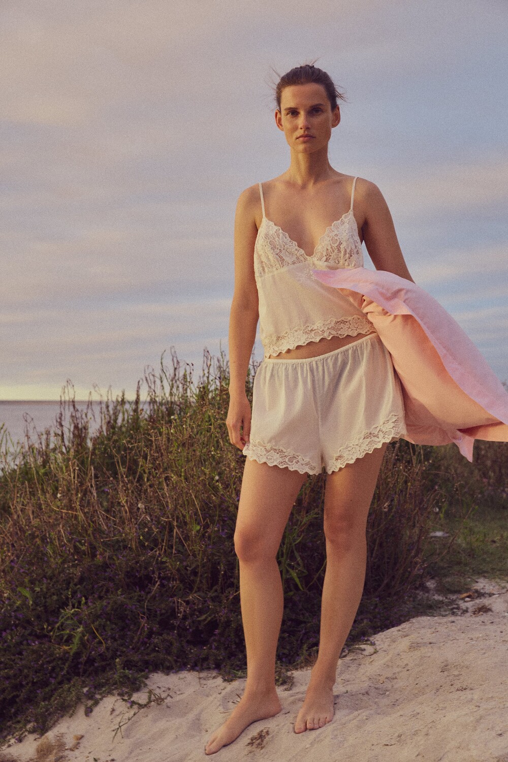 

Хлопковый топ с буквами Zara, экрю
