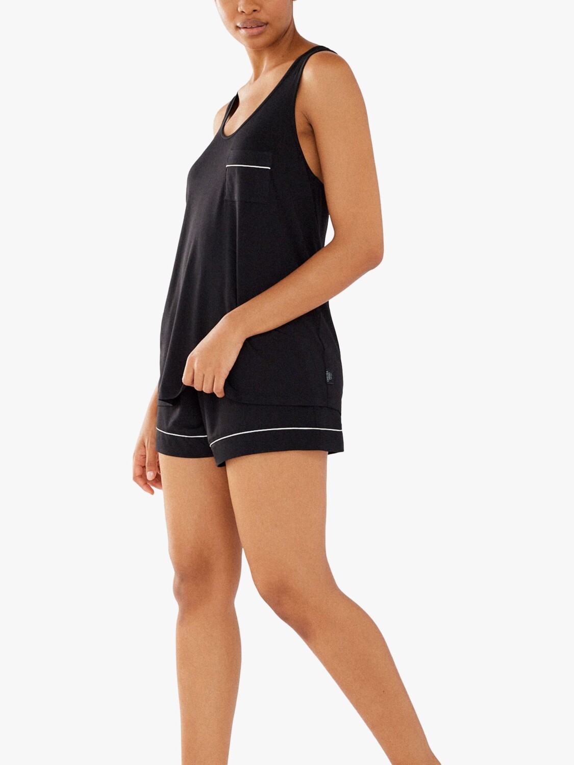 

Пижамный комплект Chelsea Peers из модала с жилетом и шортами, черный