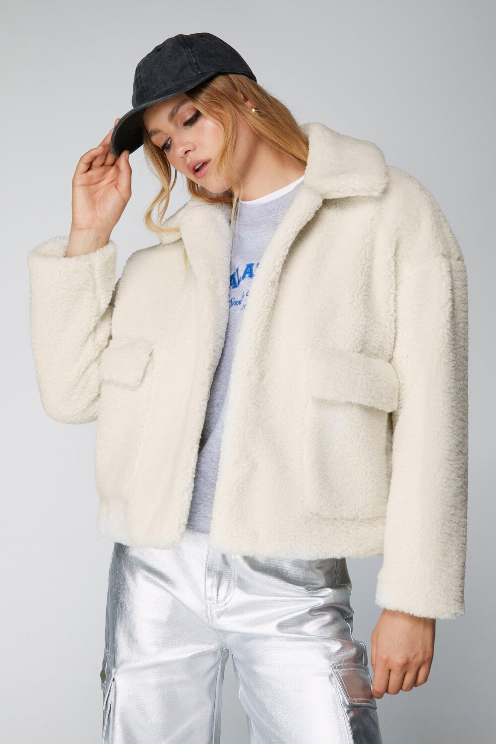 

Объемная куртка дальнобойщика Petite Curly Borg Nasty Gal, белый