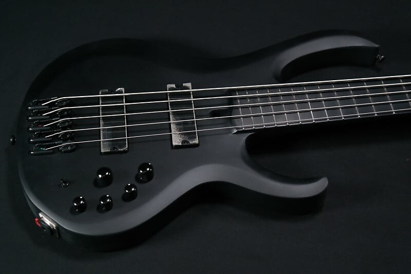 

Басс гитара Ibanez Iron Label BTB625EX Bass Black Flat 673