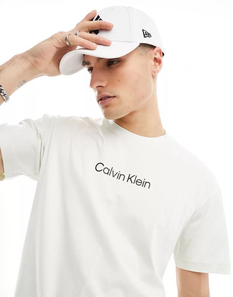 

Белая удобная футболка с логотипом Calvin Klein Hero Comfort