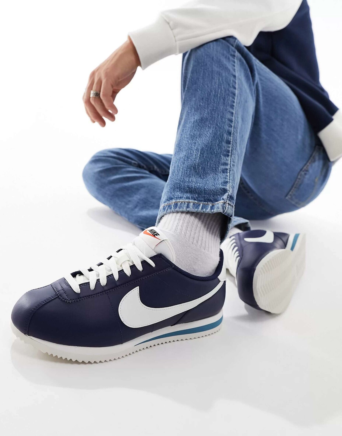 

Темно-синие и темно-синие кроссовки Nike Cortez, Синий
