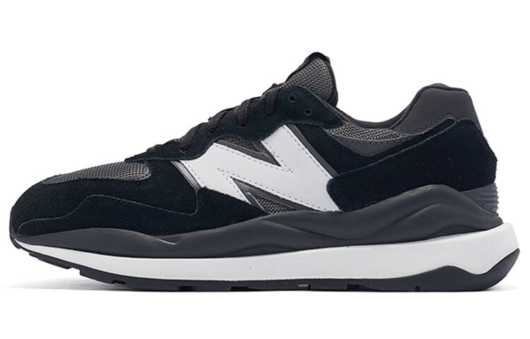 

Кроссовки низкие унисекс New Balance 5740, черный