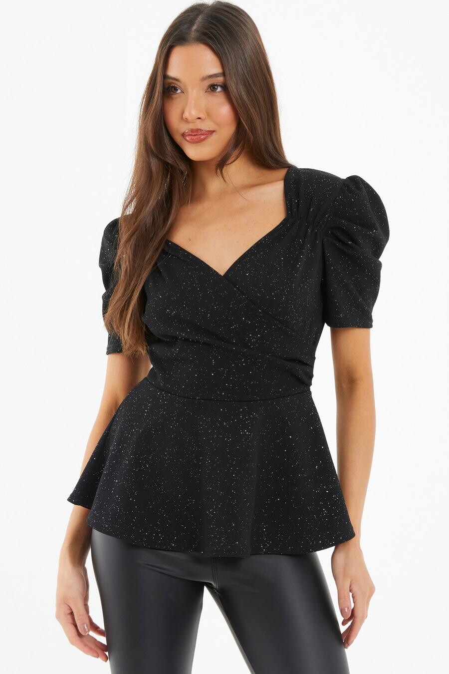 

Черный блестящий топ-обертка с баской QUIZ Clothing