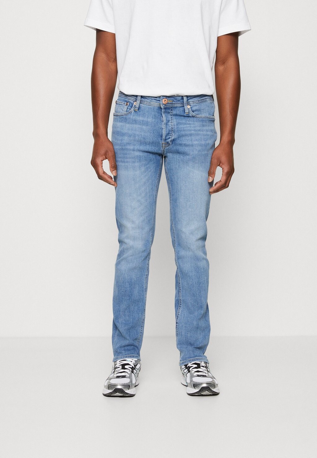 

Джинсы прямого кроя Jack & Jones