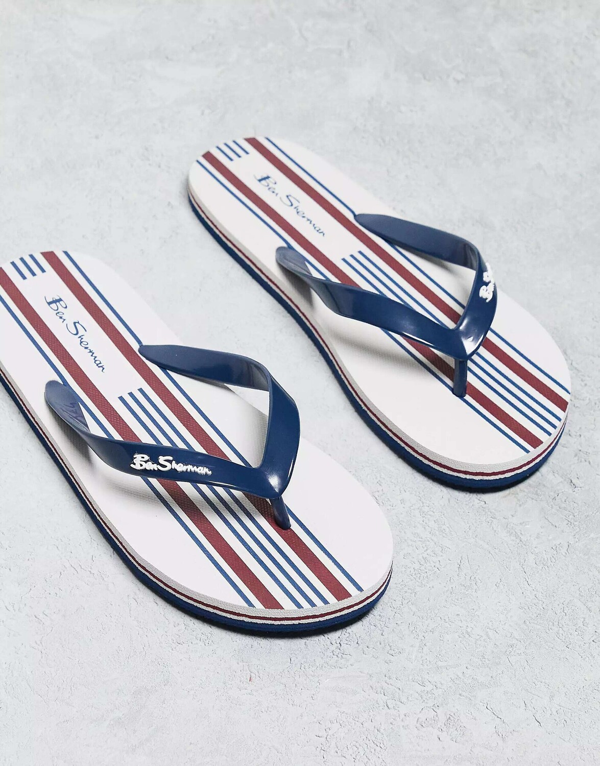 

Разноцветные шлепанцы в полоску с принтом Ben Sherman