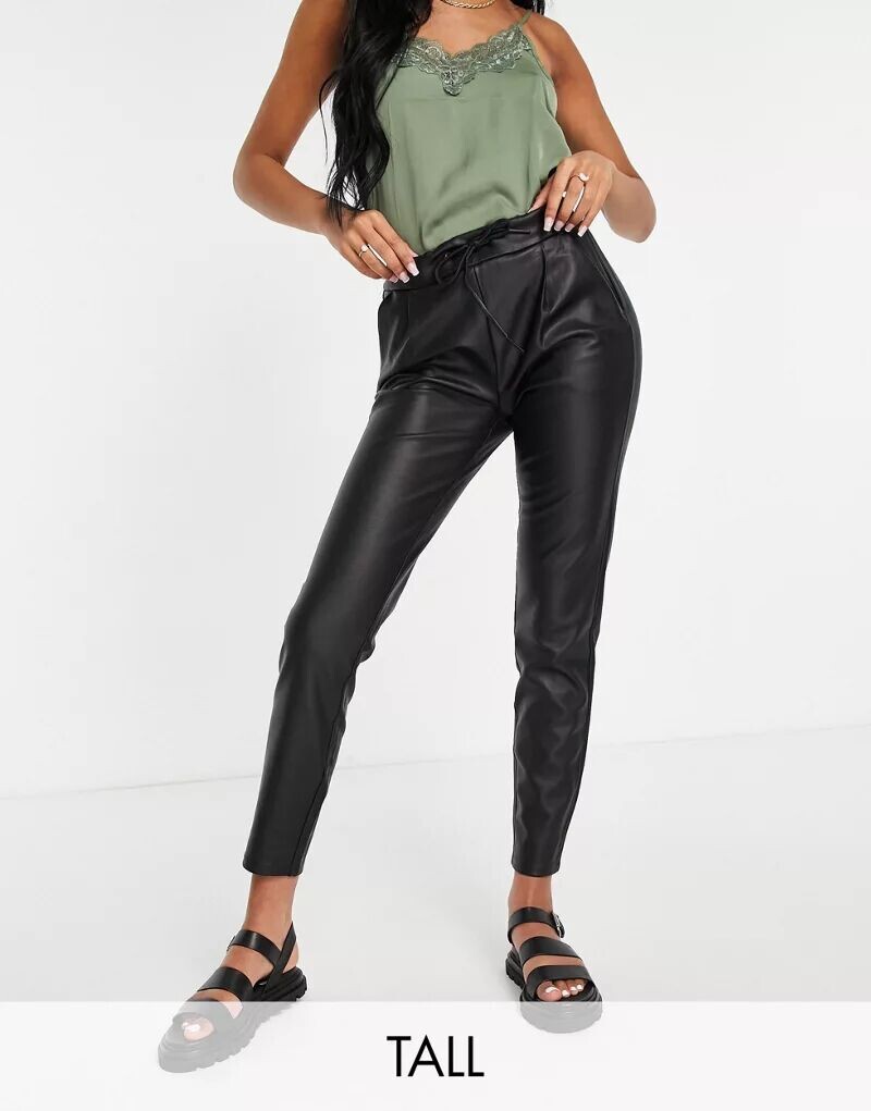 

Черные брюки из искусственной кожи с завязкой на талии Vero Moda