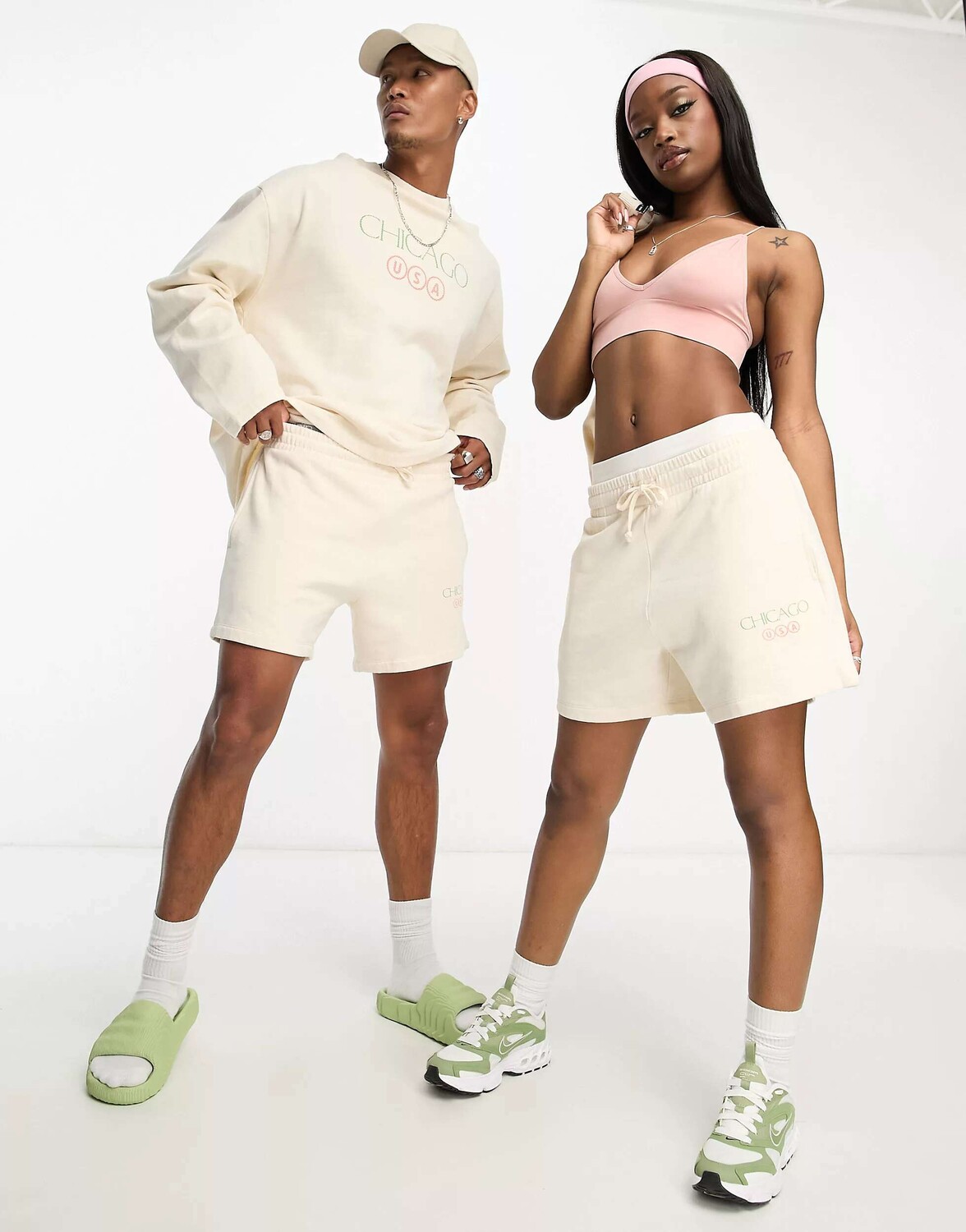 

Комфортные шорты унисекс с принтом ASOS Design из неотбеленного хлопка
