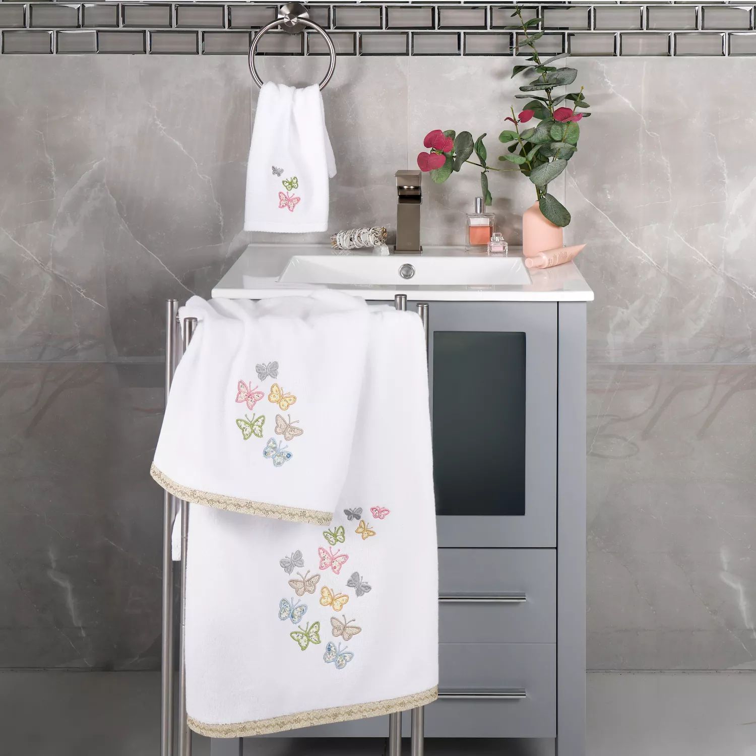 

Linum Home Textiles Турецкий хлопок Mariposa Набор из 2 украшенных полотенец для кончиков пальцев