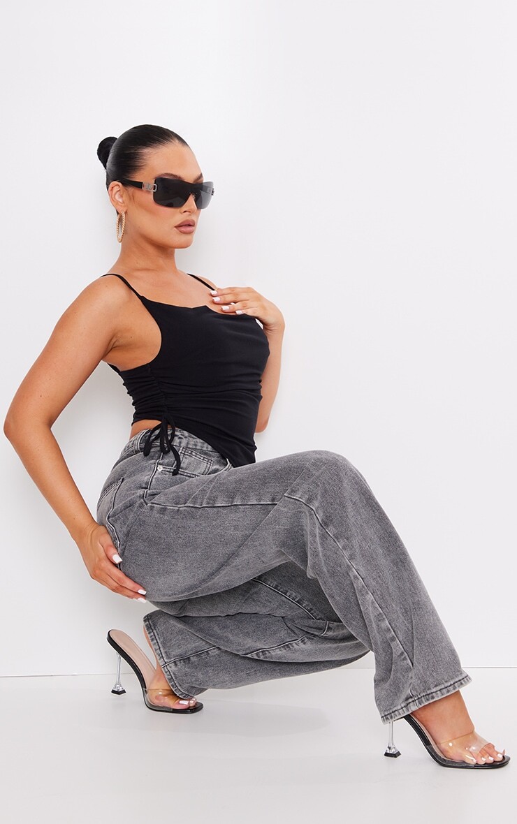 

PrettyLittleThing Черный укороченный топ из мягкого джерси со сборками и лямкой по бокам