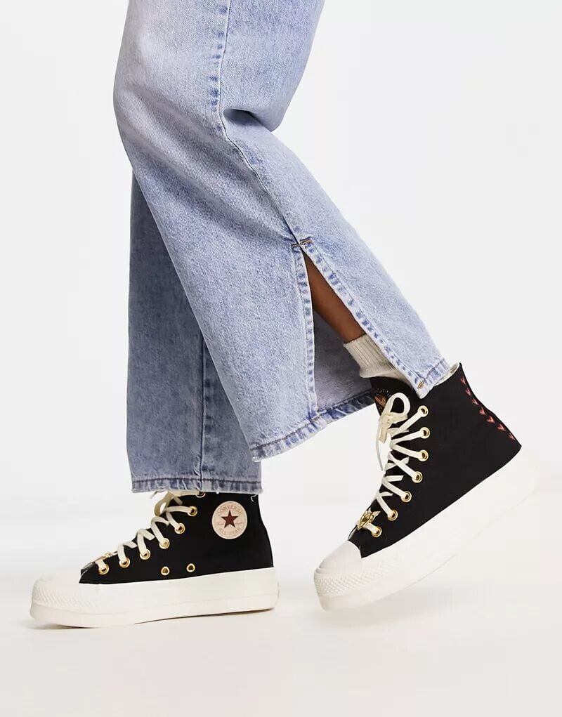 

Черные кроссовки на платформе Converse Chuck Taylor All Star Lift Hi с вышивкой в ​​виде сердца - ЧЕРНЫЙ