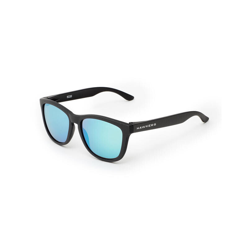 

Солнцезащитные очки для мужчин и женщин POLARIZED ONE CARBON Blue Chrome HAWKERS, цвет azul