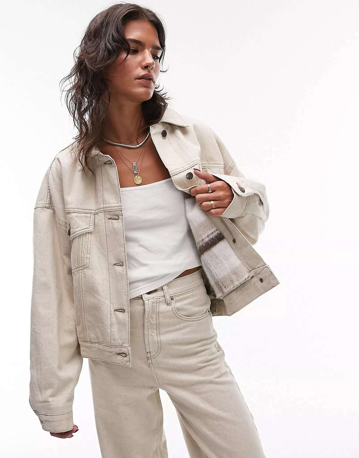 

Джинсовая куртка-баллон Topshop с клетчатой ​​подкладкой цвета экрю