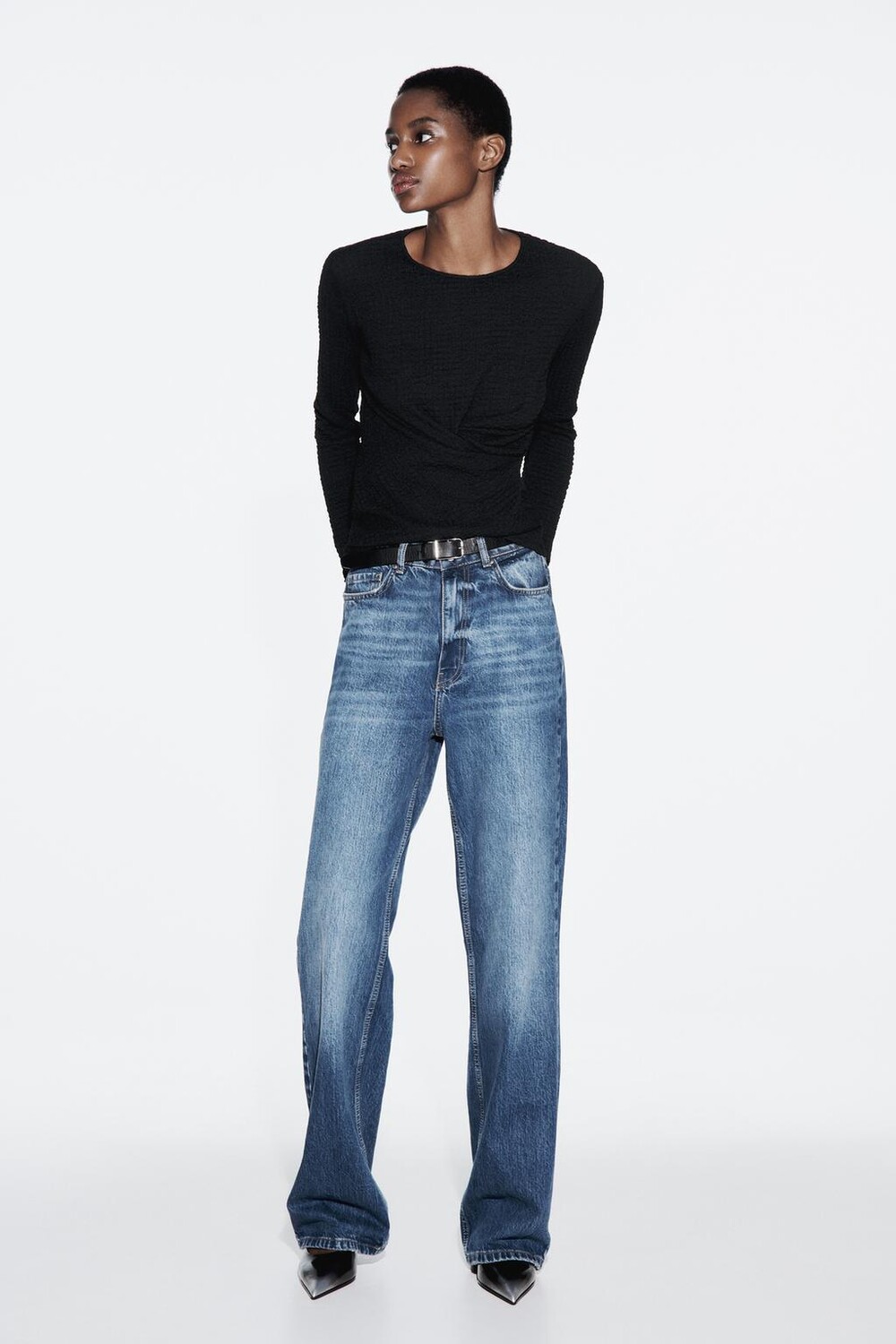 

Текстурный топ со собранными деталями ZARA, черный