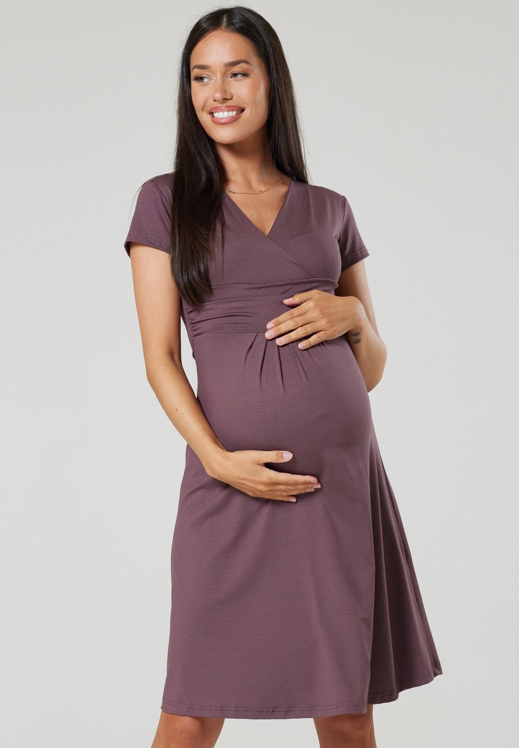 

Повседневное платье Happy Mama