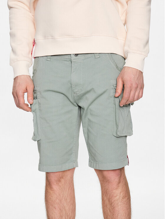 

Тканевые шорты узкого кроя Alpha Industries, зеленый