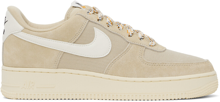 

Бежевые кроссовки Air Force 1 07 LV8 Nike