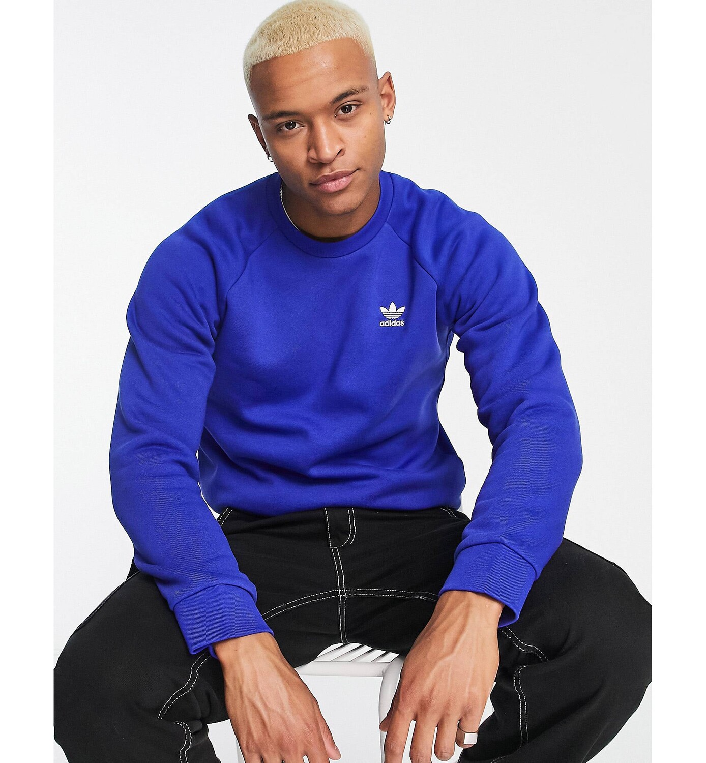 

Синий свитшот с логотипом adidas Originals Trefoil Essentials