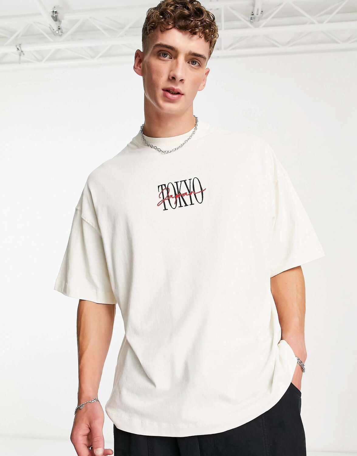 

Футболка Topman Extreme oversized с вышивкой Tokyo цвета экрю