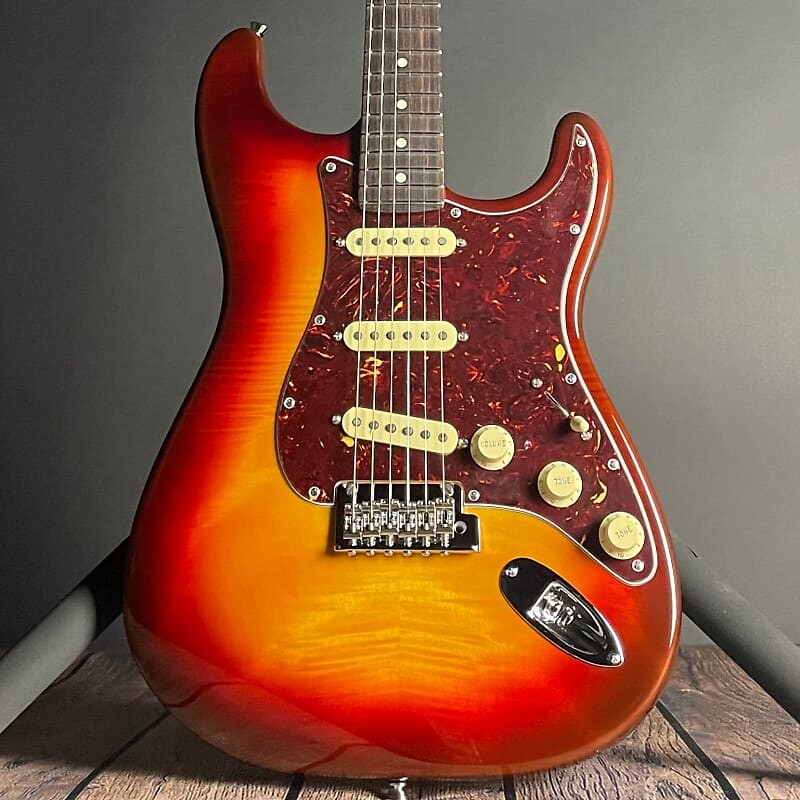 

Электрогитара Fender 70th Anniversary American Professional II Stratocaster, Rosewood- Comet Burst