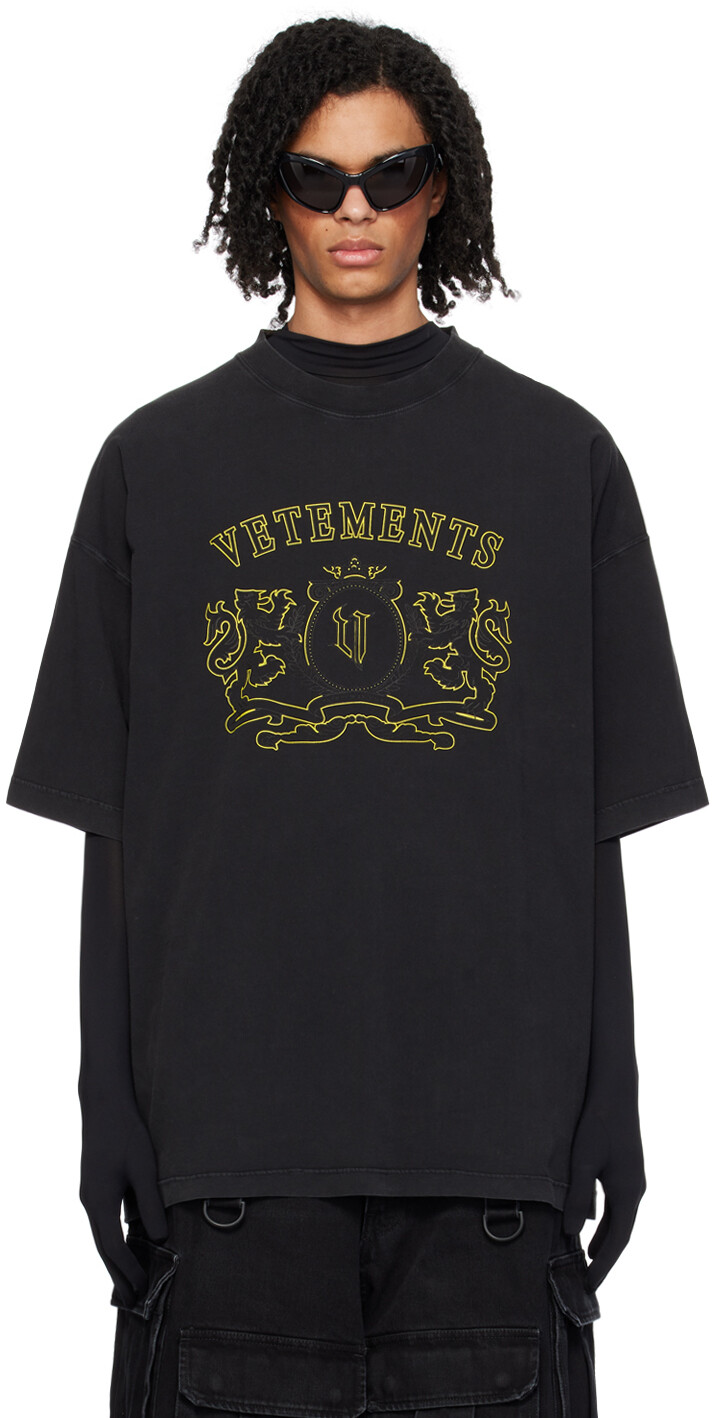 

Черная королевская футболка Vetements