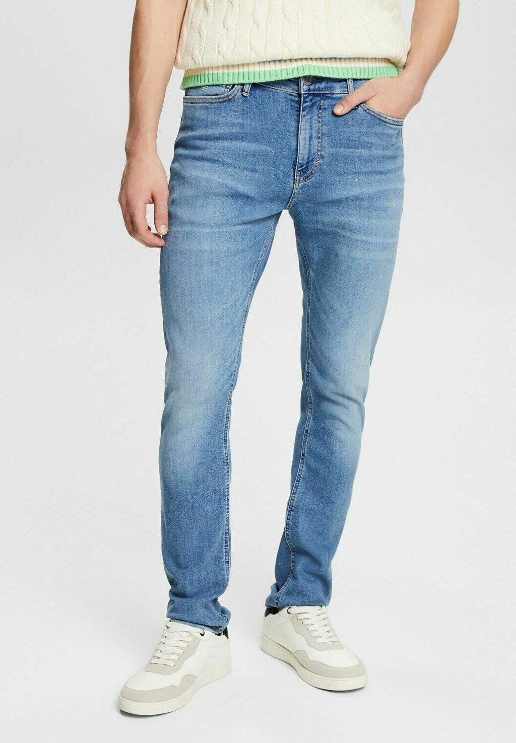 

Джинсы Slim Fit MIT MITTLERER BUNDHÖHE Esprit, цвет blue light wash