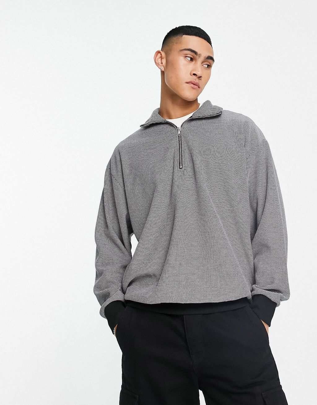 

Объемный черно-белый свитшот на молнии ASOS DESIGN, Черный