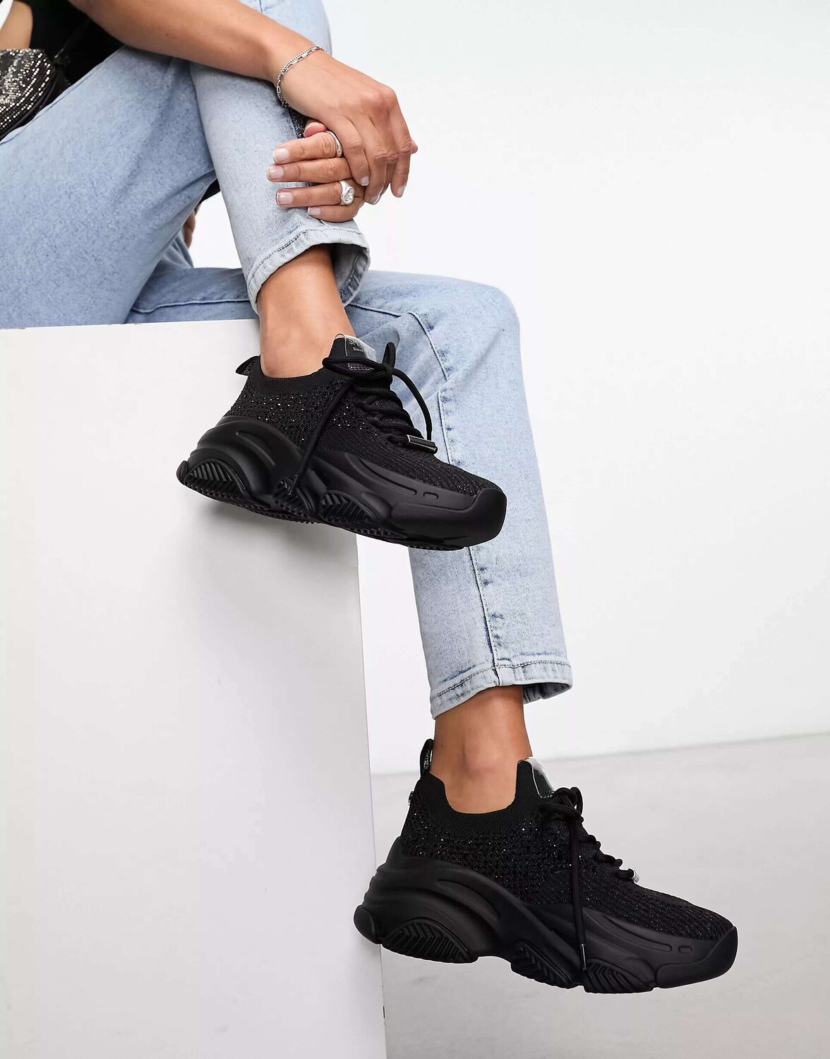 

Кроссовки Steve Madden Possession-K с черными стразами