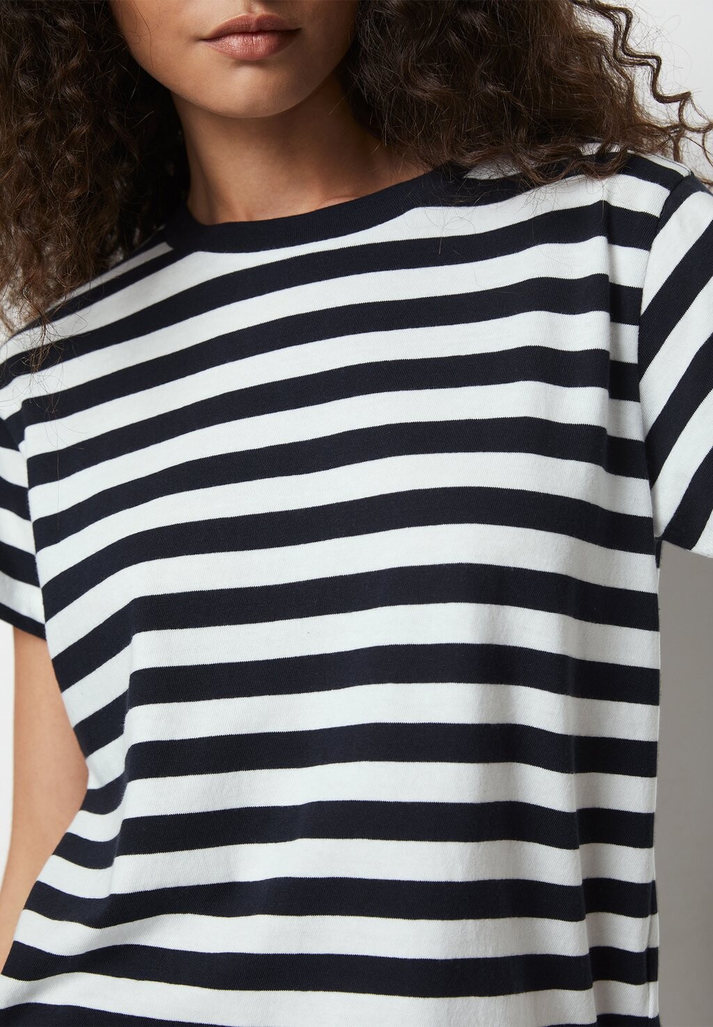

Принт на футболке SHORT SLEEVE ROUND-NECK STRIPED Marc O'Polo, разноцветный
