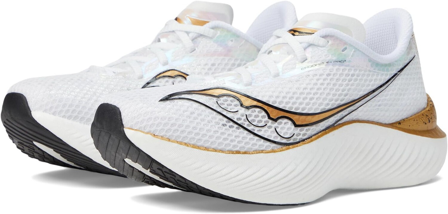 

Кроссовки Saucony Endorphin Pro 3, цвет White/Gold