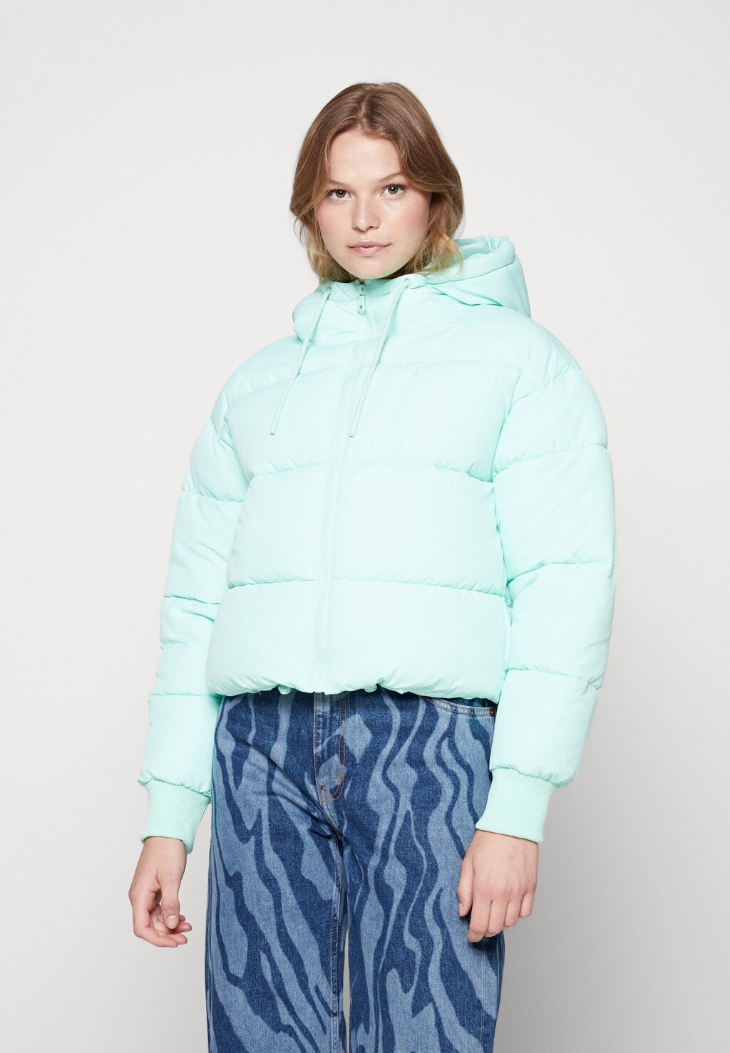 

Зимняя куртка Monki, Зеленый