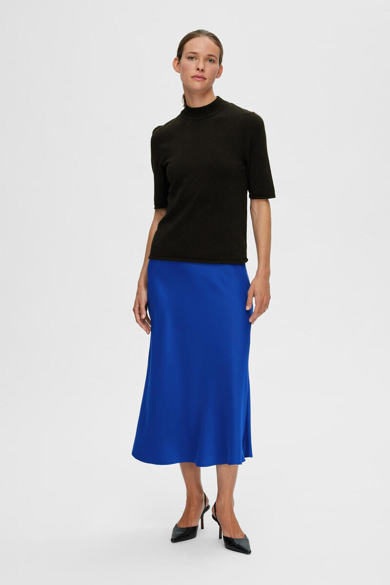 

Топ с короткими рукавами и блестящим воротником Perkins из лиоцелла TENCEL. Selected Femme, черный