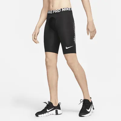 

Шорты Nike Pro, цвет Black/Wolf Grey/White